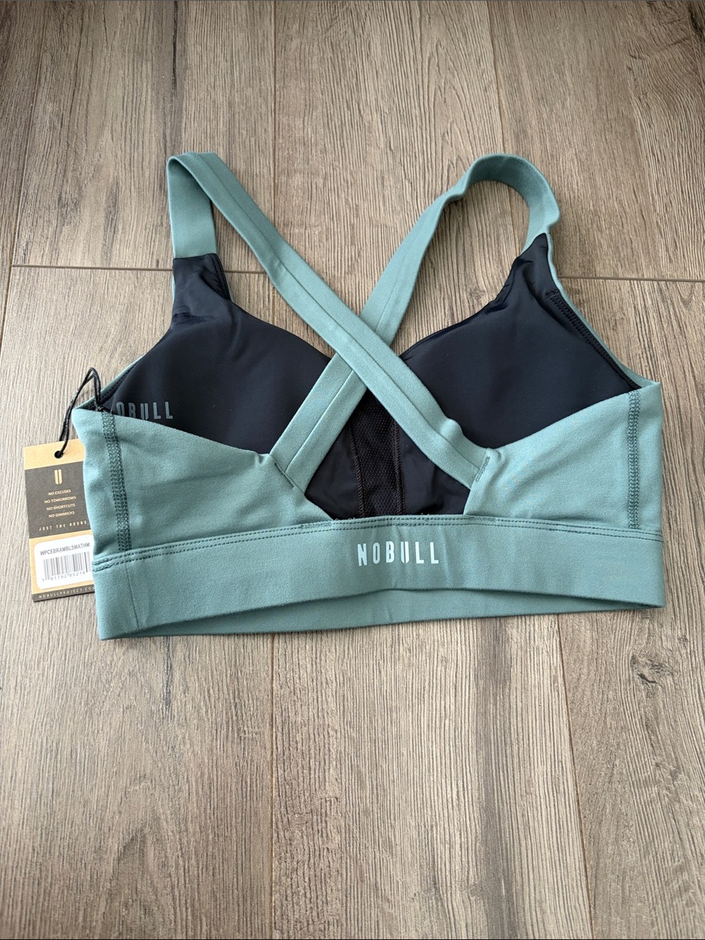 NWT NoBull Women’s Sports Bra in Green/Teal. Size M - Picture 2 of 3
